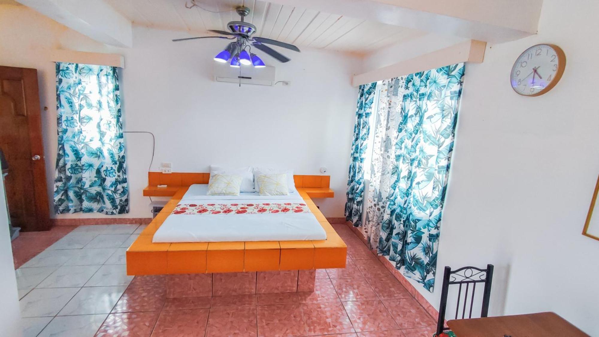 La Casa Alemanya Apartment Moalboal
